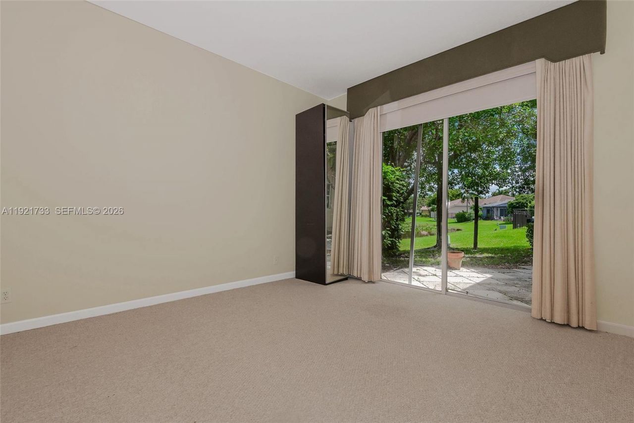 3843 Oak Ridge Cir, Weston, FL 33331 Photo