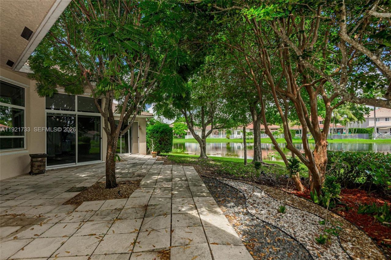 3843 Oak Ridge Cir, Weston, FL 33331 Photo