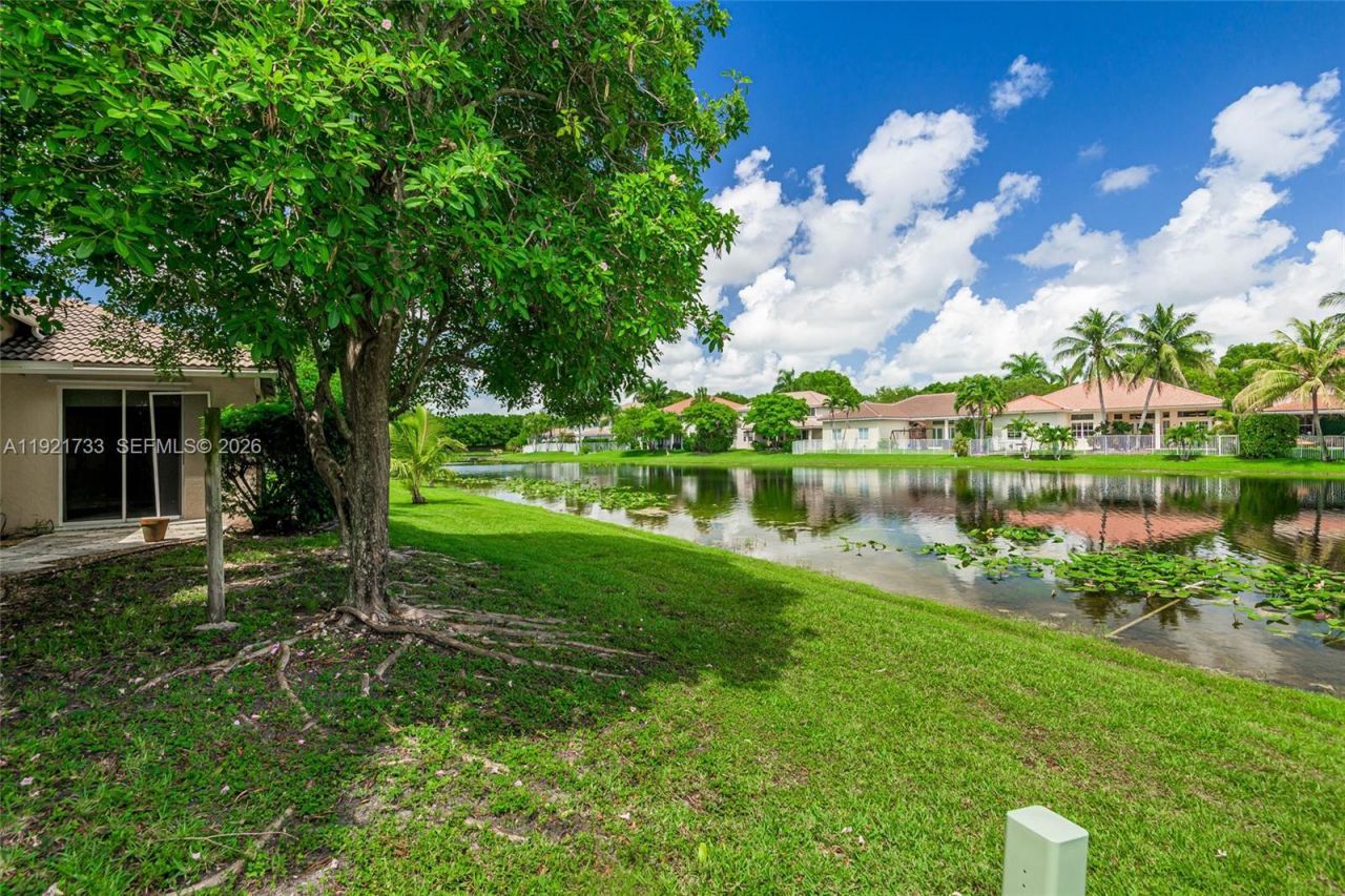 3843 Oak Ridge Cir, Weston, FL 33331 Photo