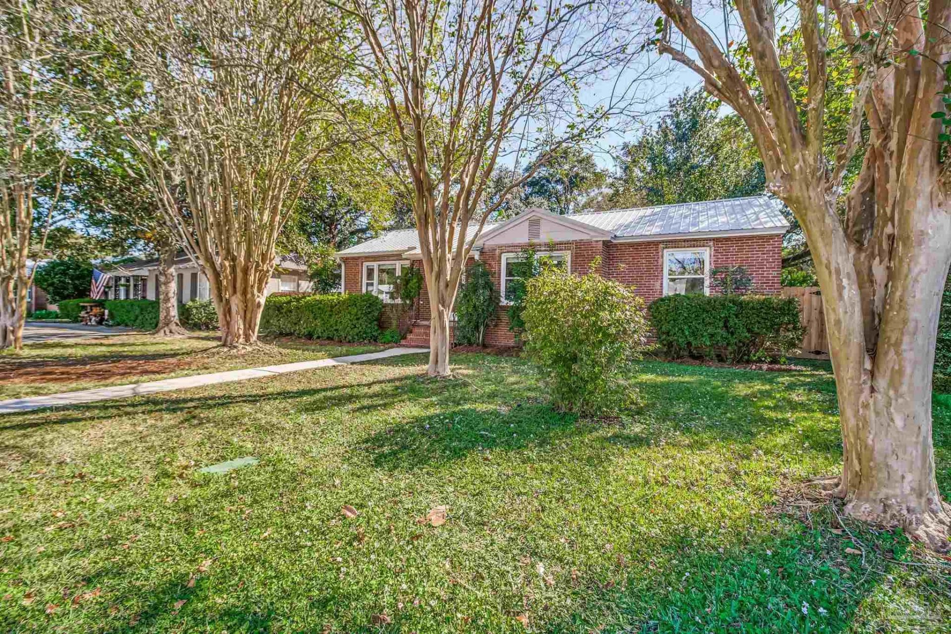 631 W Avery St, Pensacola, FL 32501 Main Photo