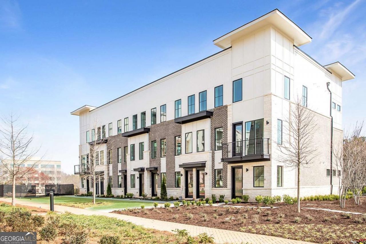 7240 Summit Place, Alpharetta, GA 30009 Main Photo