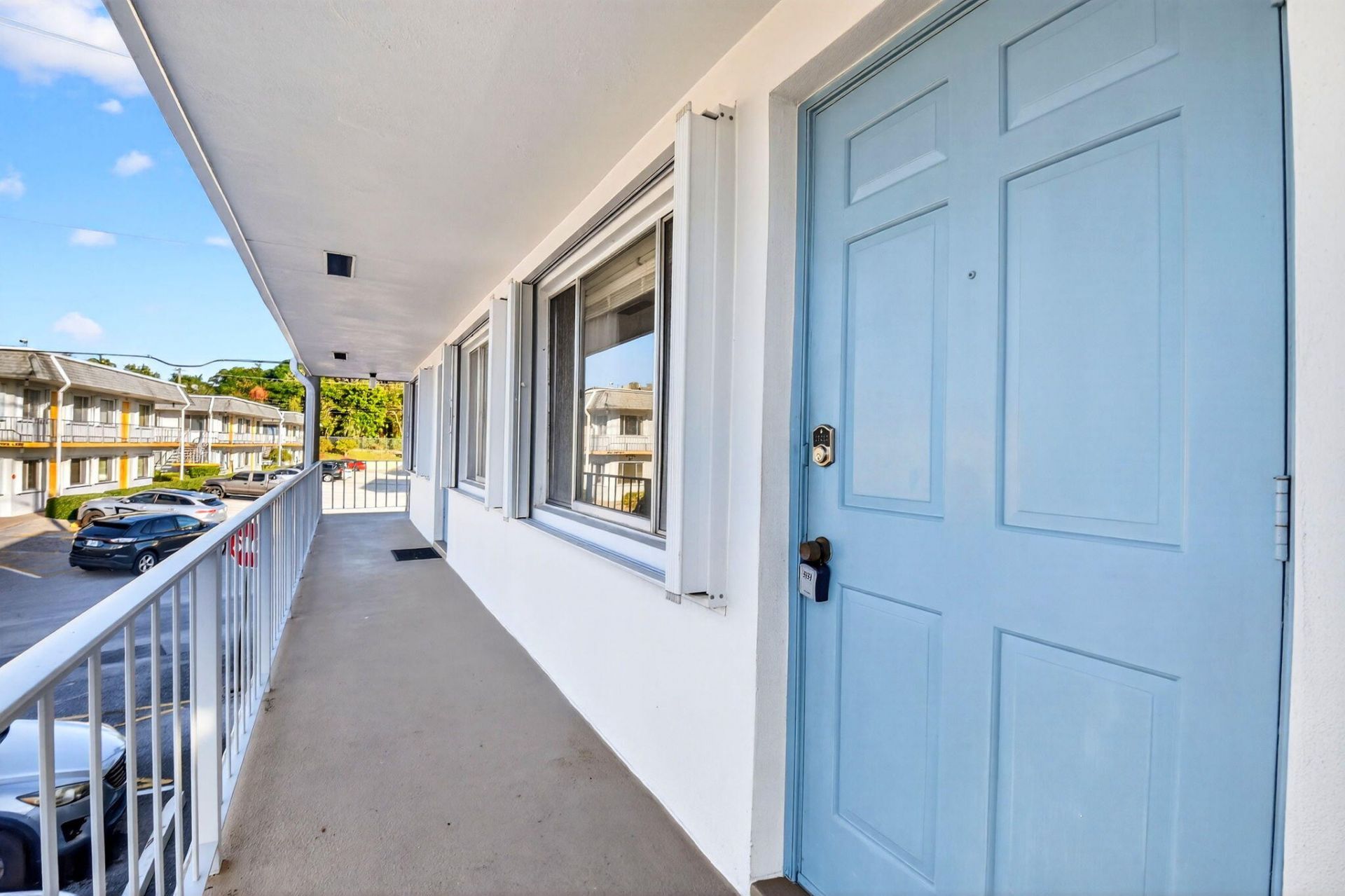 2880 Lake Osborne Drive, Unit 210, Lake Worth Beach, FL 33461 Photo