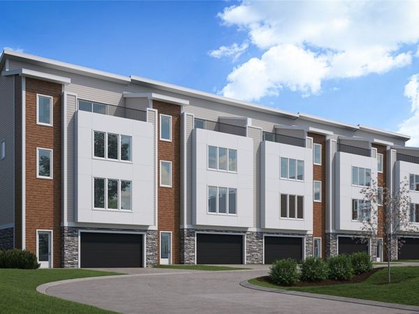 704 S My Way, West Des Moines, IA 50266