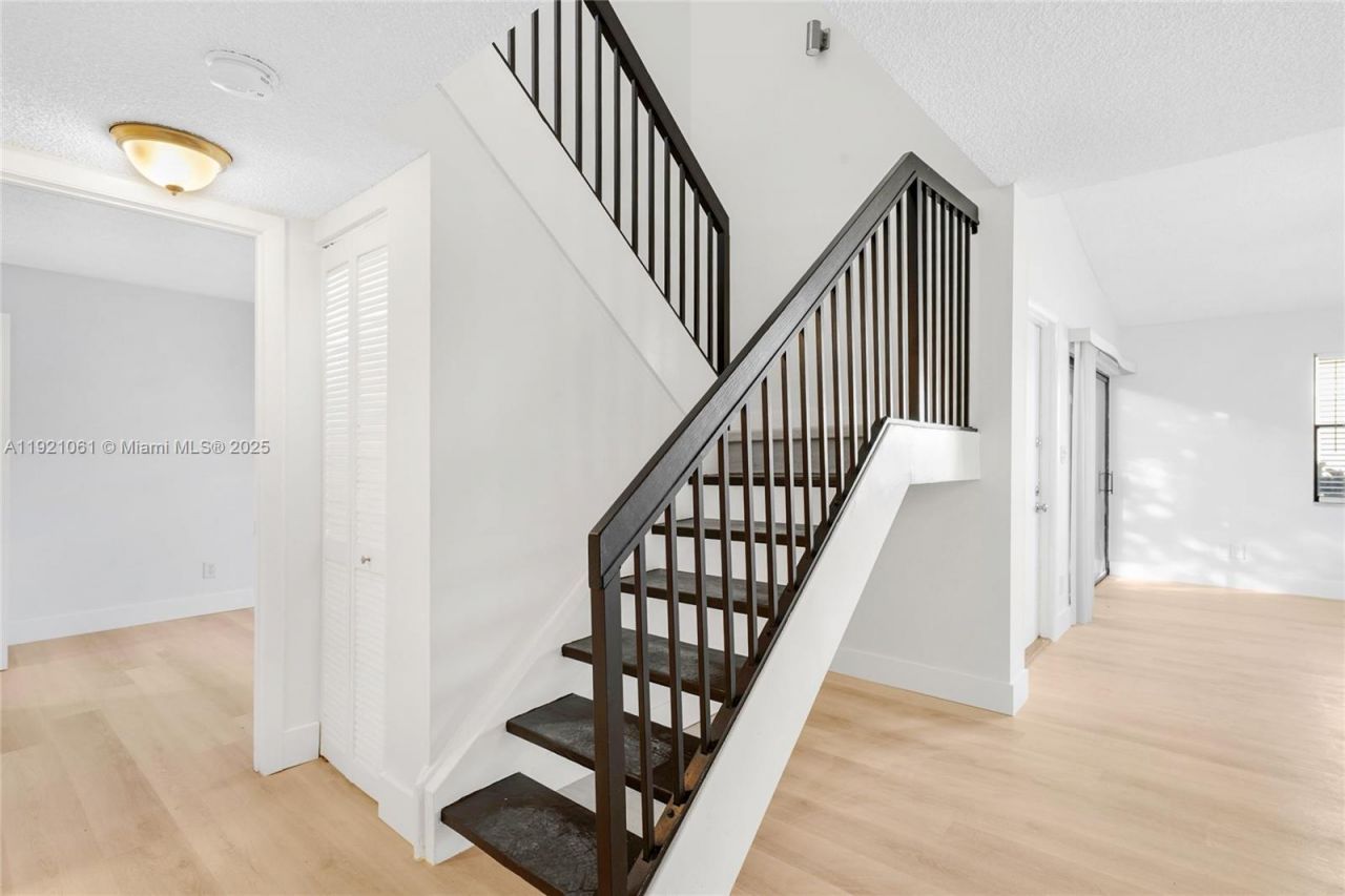 12393 NW 12th Ct, Pembroke Pines, FL 33026 Photo