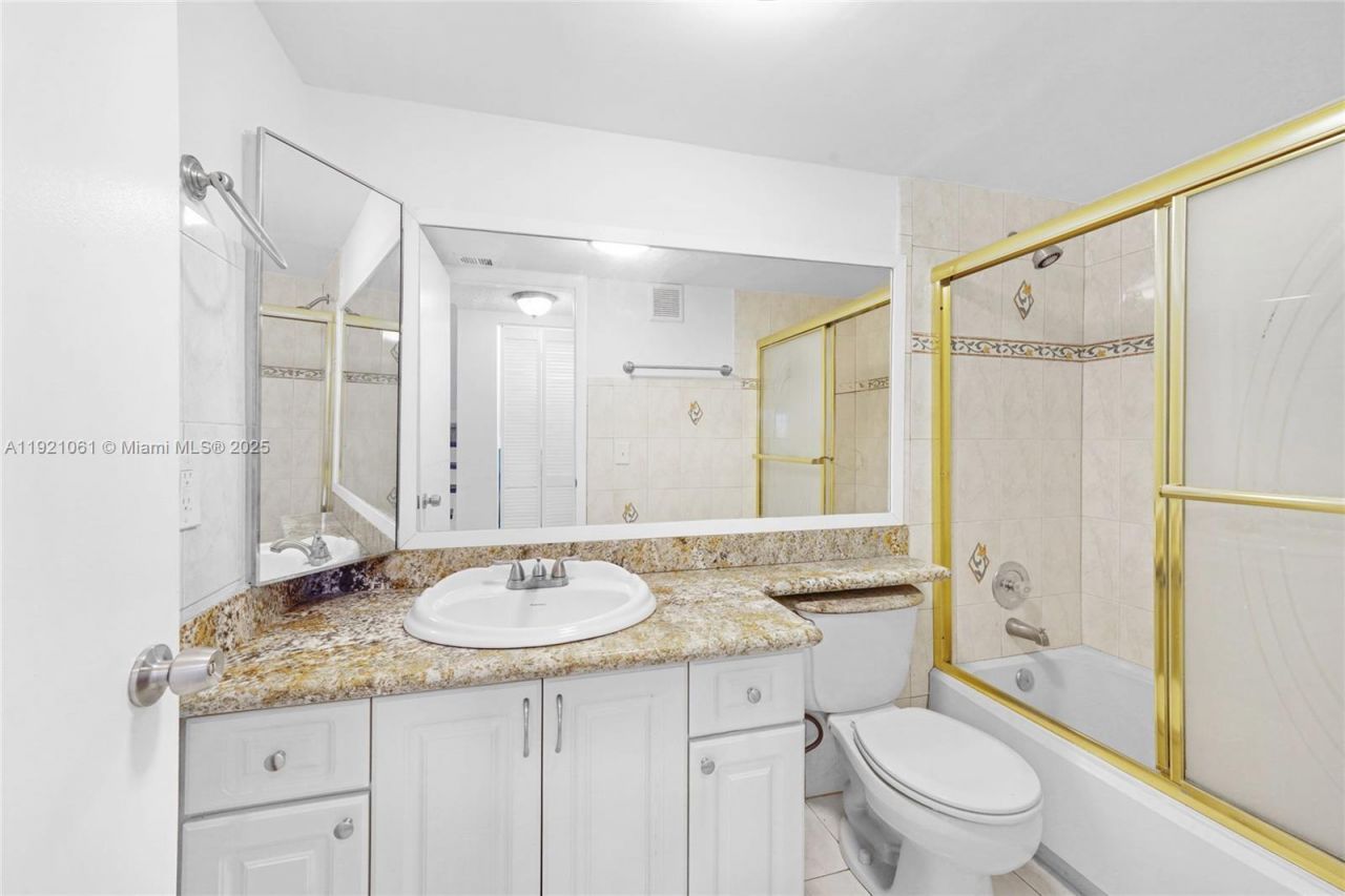 12393 NW 12th Ct, Pembroke Pines, FL 33026 Photo