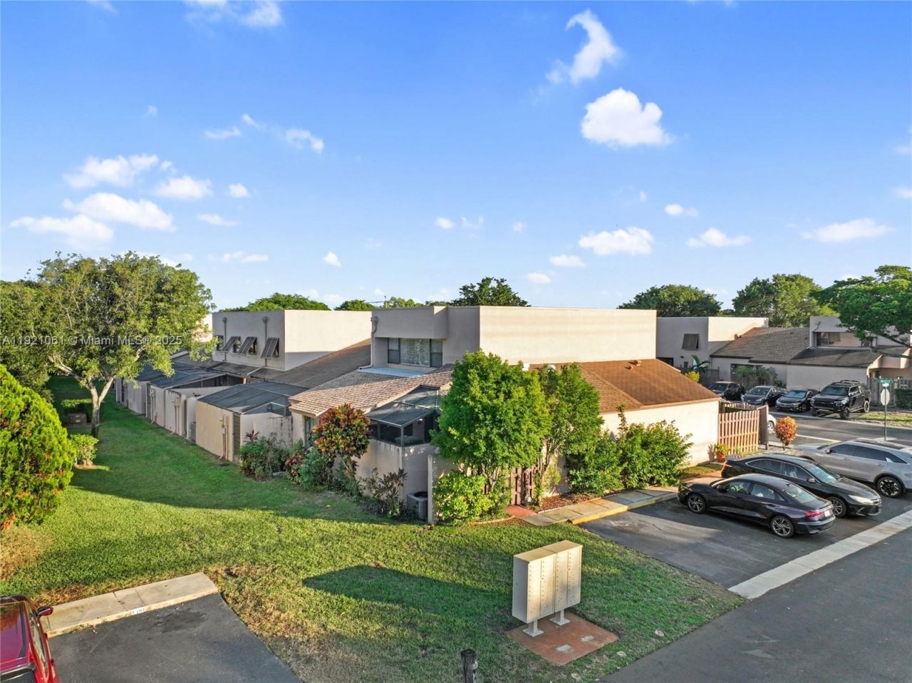 12393 NW 12th Ct, Pembroke Pines, FL 33026 Photo