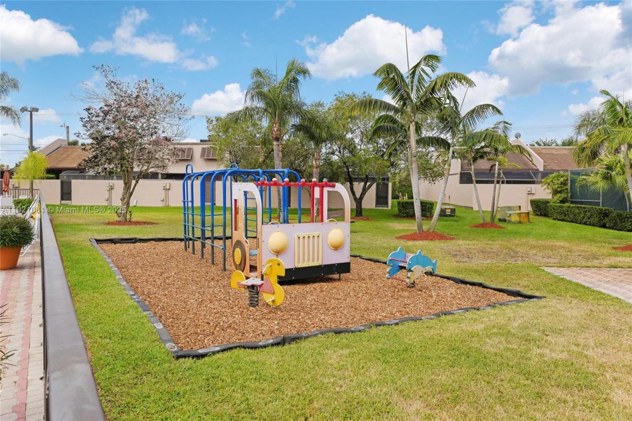 12393 NW 12th Ct, Pembroke Pines, FL 33026 Photo