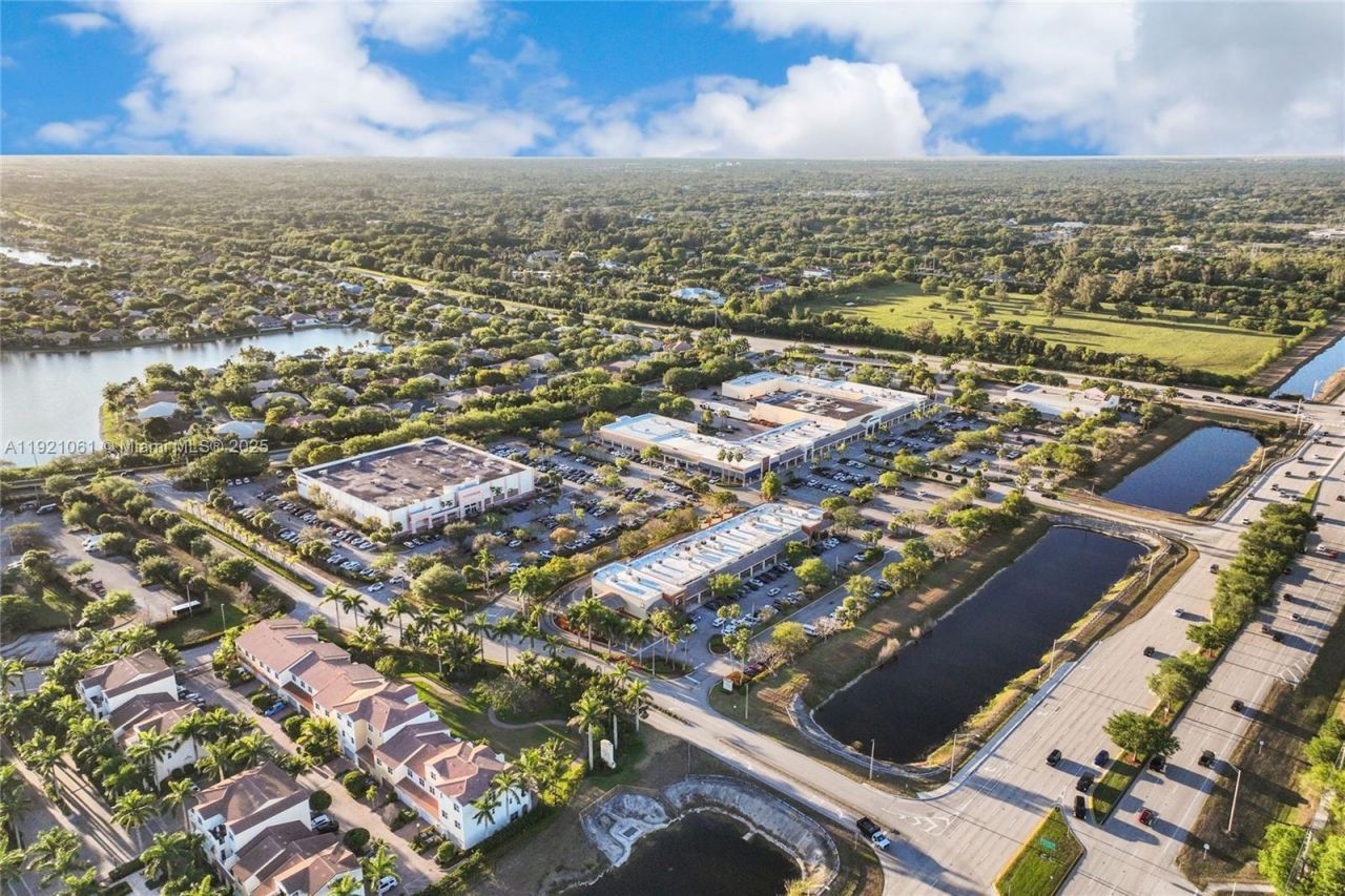 12393 NW 12th Ct, Pembroke Pines, FL 33026 Photo