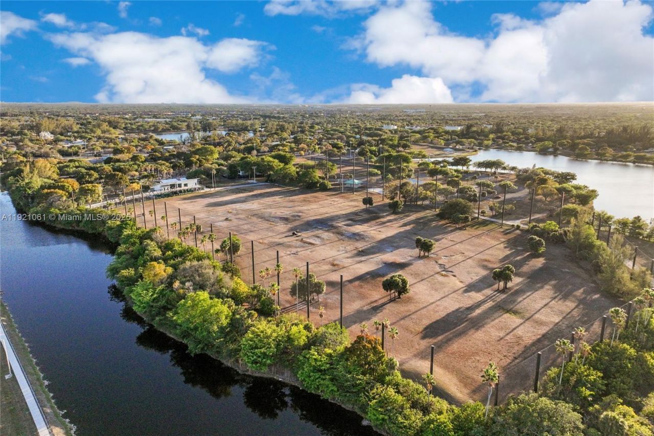 12393 NW 12th Ct, Pembroke Pines, FL 33026 Photo