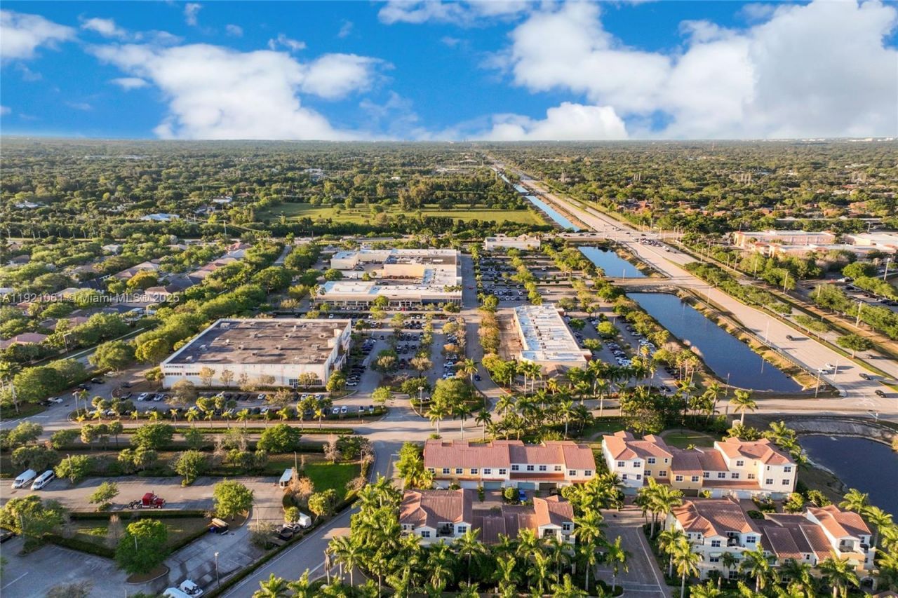 12393 NW 12th Ct, Pembroke Pines, FL 33026 Photo