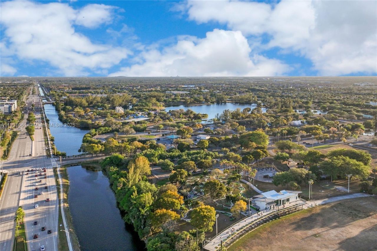 12393 NW 12th Ct, Pembroke Pines, FL 33026 Photo