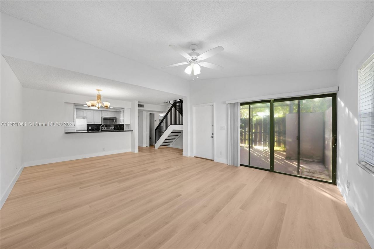 12393 NW 12th Ct, Pembroke Pines, FL 33026 Photo