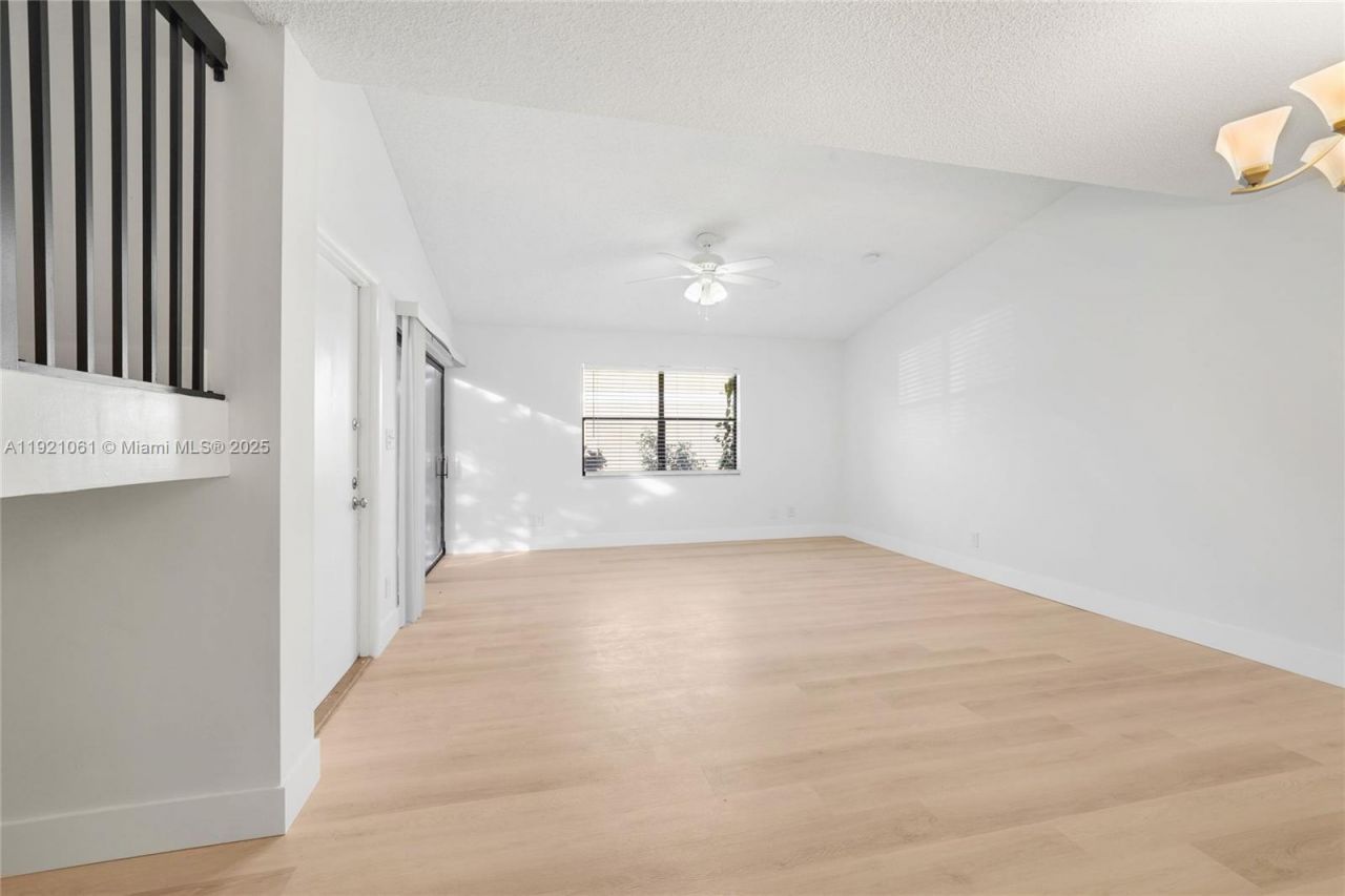 12393 NW 12th Ct, Pembroke Pines, FL 33026 Photo