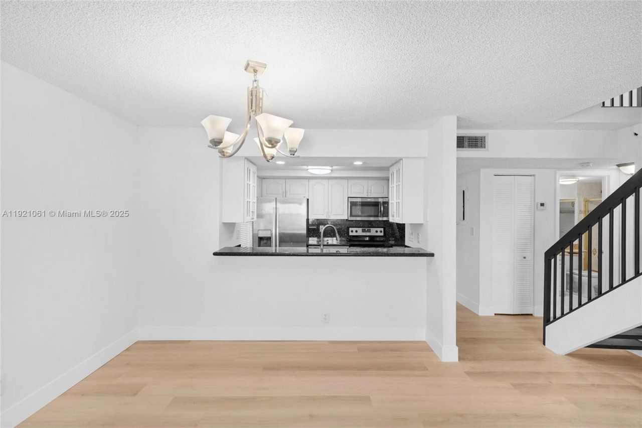 12393 NW 12th Ct, Pembroke Pines, FL 33026 Photo