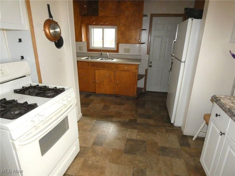 298 Mckinley Avenue, Newcomerstown, OH 43832 Photo 11