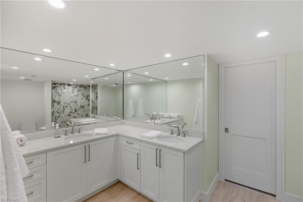 2316 Gulf Shore Blvd N, Unit 411, Naples, FL 34103 Photo