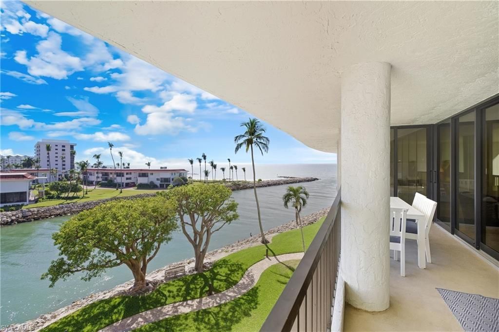 2316 Gulf Shore Blvd N, Unit 411, Naples, FL 34103 Photo