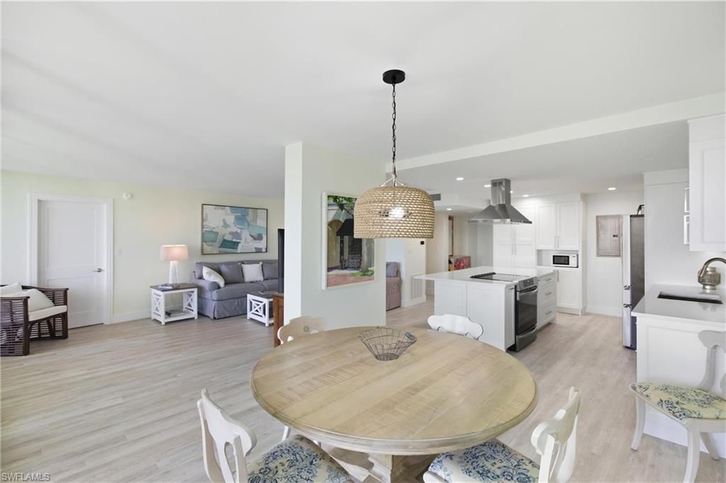 2316 Gulf Shore Blvd N, Unit 411, Naples, FL 34103 Photo