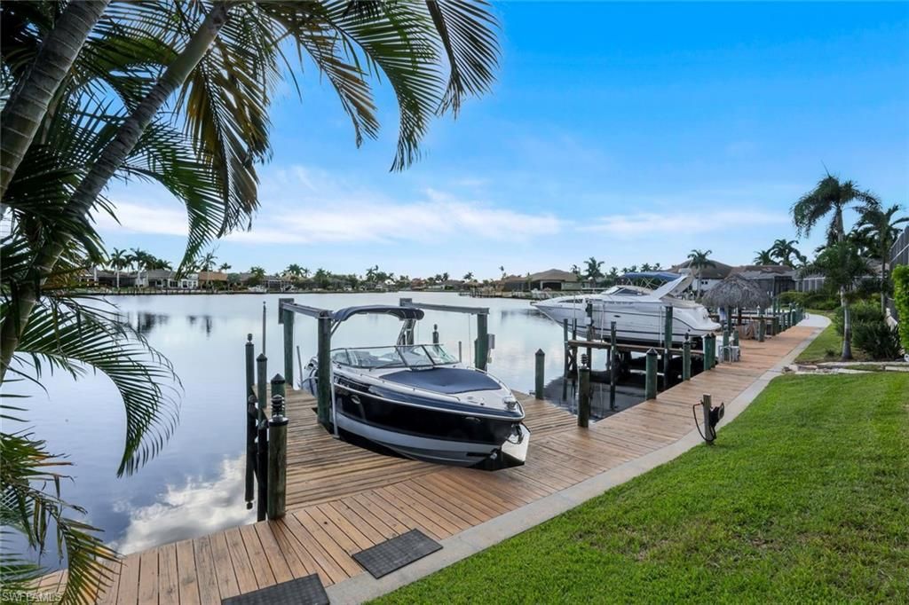 1812 Lagoon Ln, Cape Coral, FL 33914 Photo