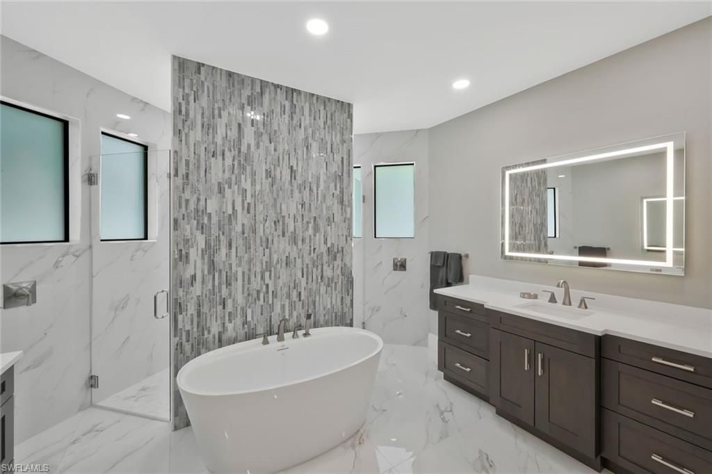 1812 Lagoon Ln, Cape Coral, FL 33914 Photo