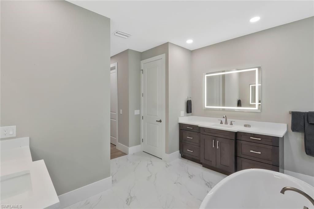 1812 Lagoon Ln, Cape Coral, FL 33914 Photo