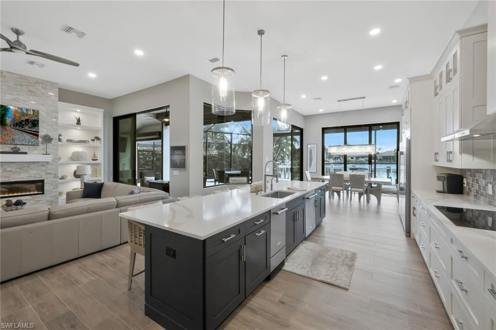 1812 Lagoon Ln, Cape Coral, FL 33914 Photo