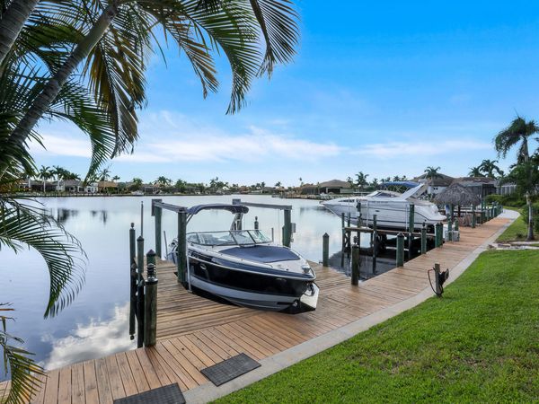 1812 Lagoon LN, CAPE CORAL, FL 33914