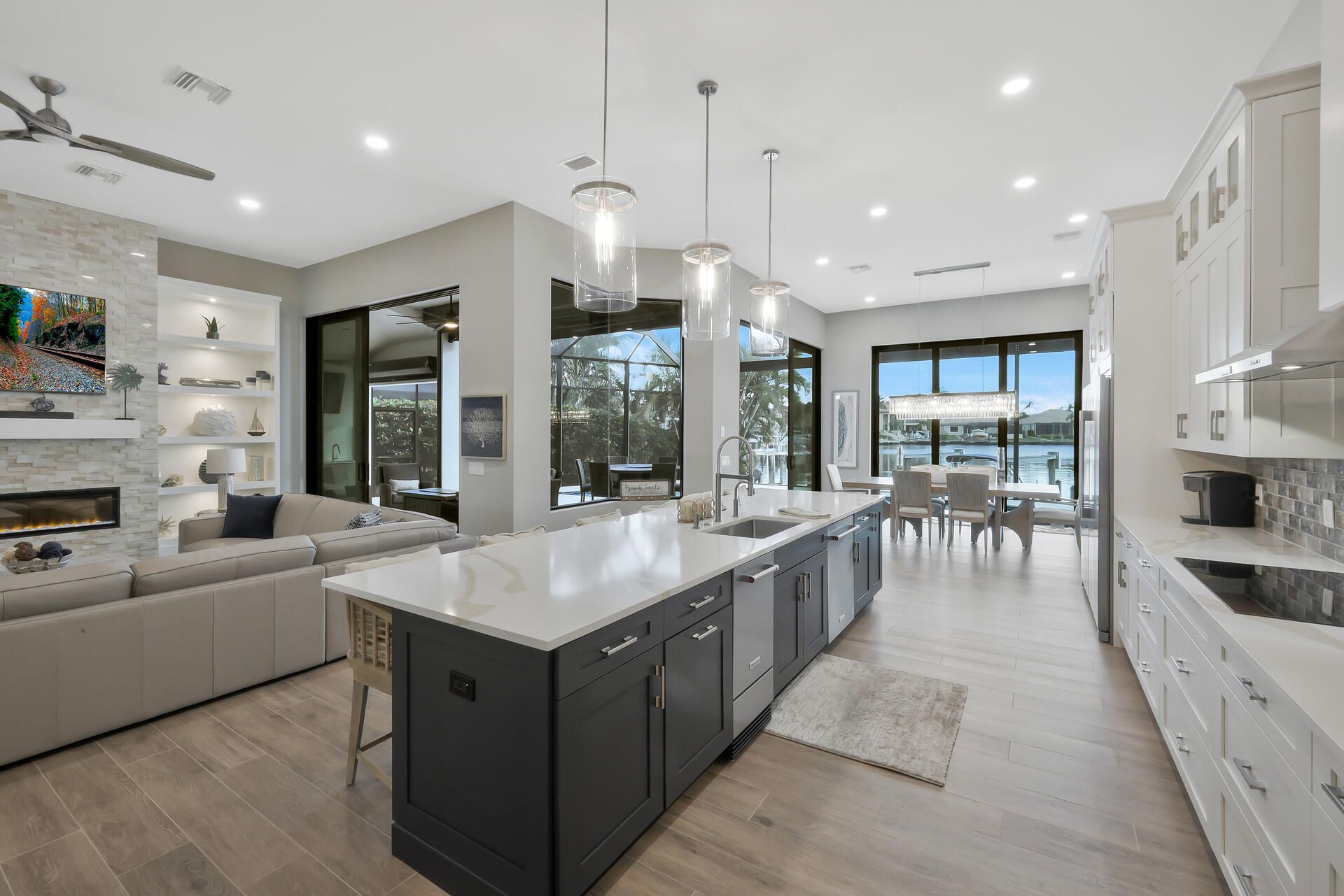 1812 Lagoon Ln, Cape Coral, FL 33914 Photo