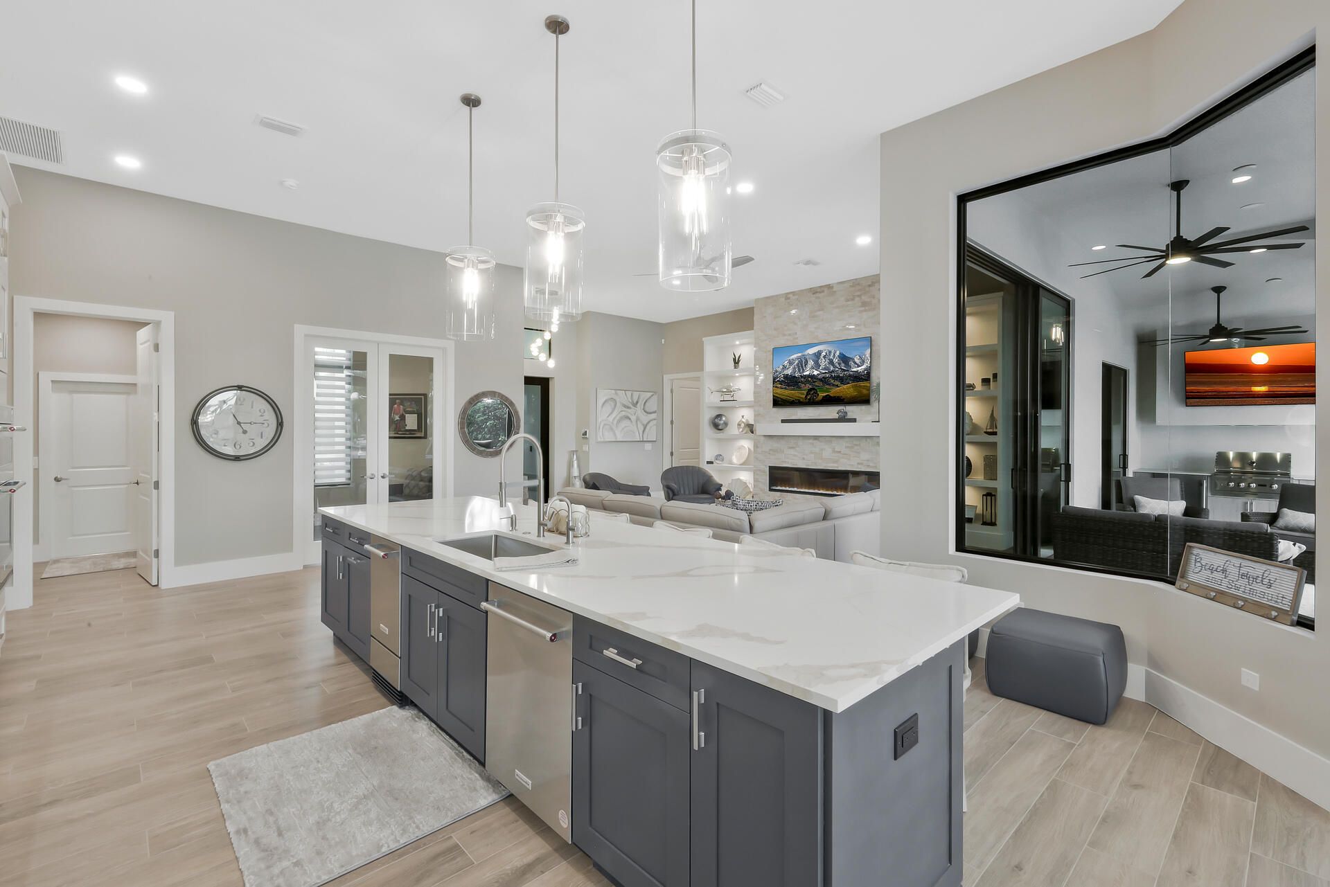 1812 Lagoon Ln, Cape Coral, FL 33914 Photo