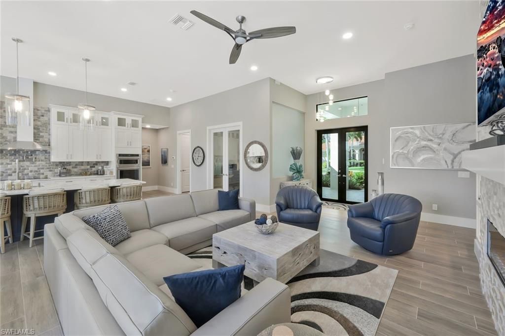 1812 Lagoon Ln, Cape Coral, FL 33914 Photo