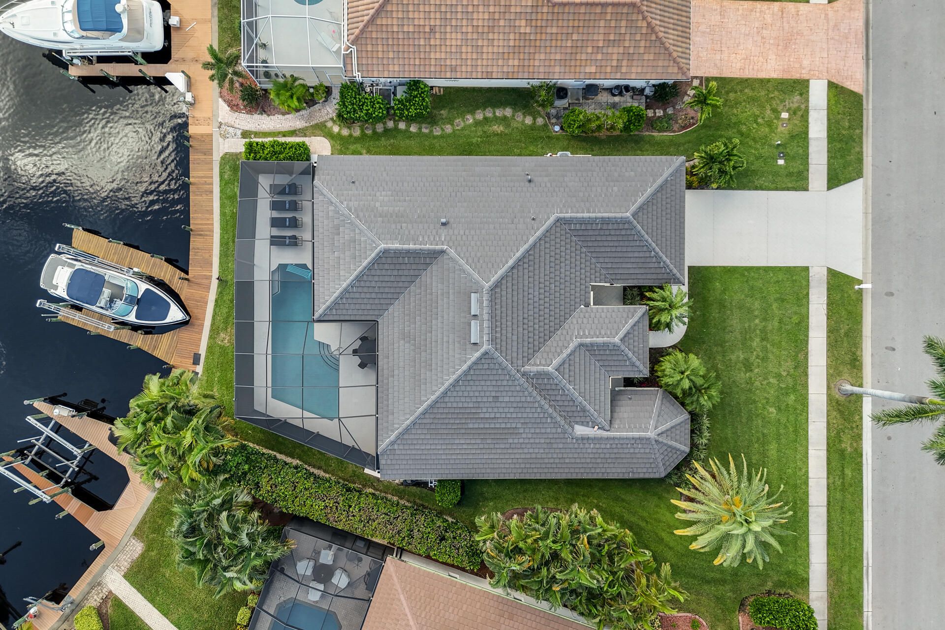 1812 Lagoon Ln, Cape Coral, FL 33914 Photo