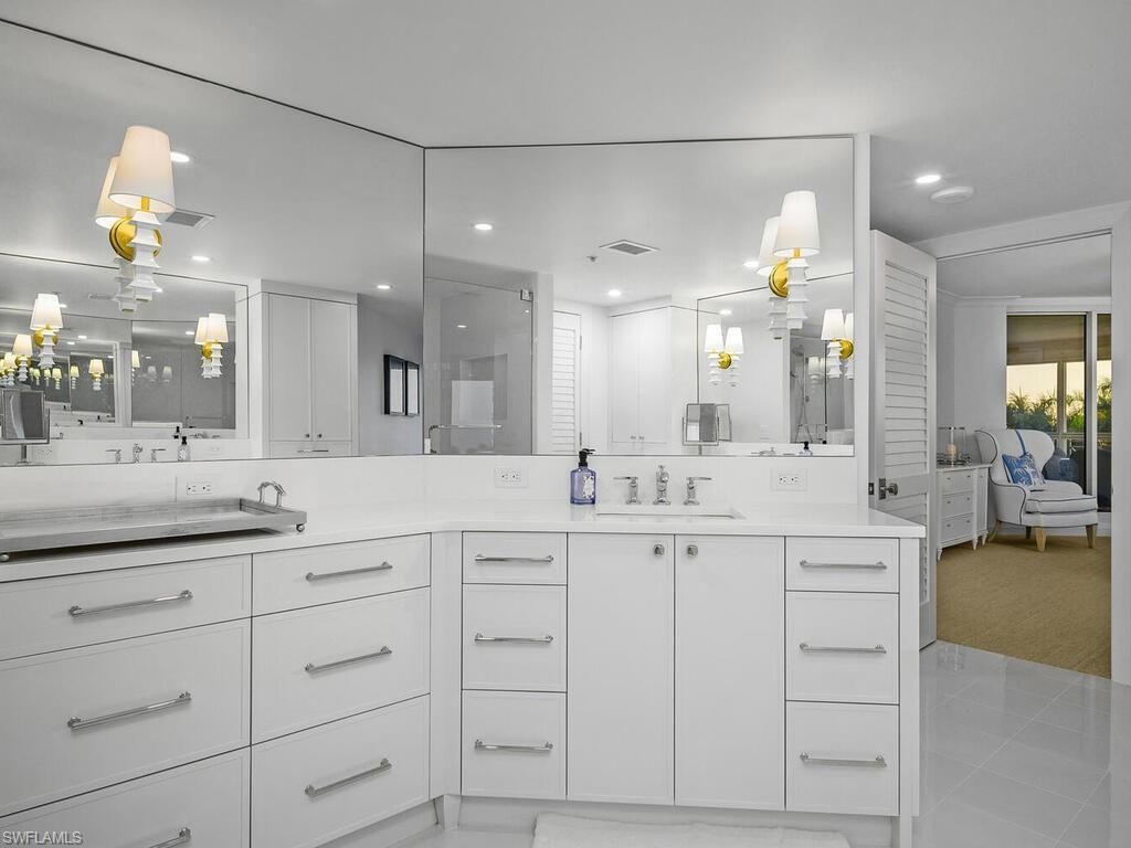 4021 Gulf Shore Blvd N, Unit 403, Naples, FL 34103 Photo