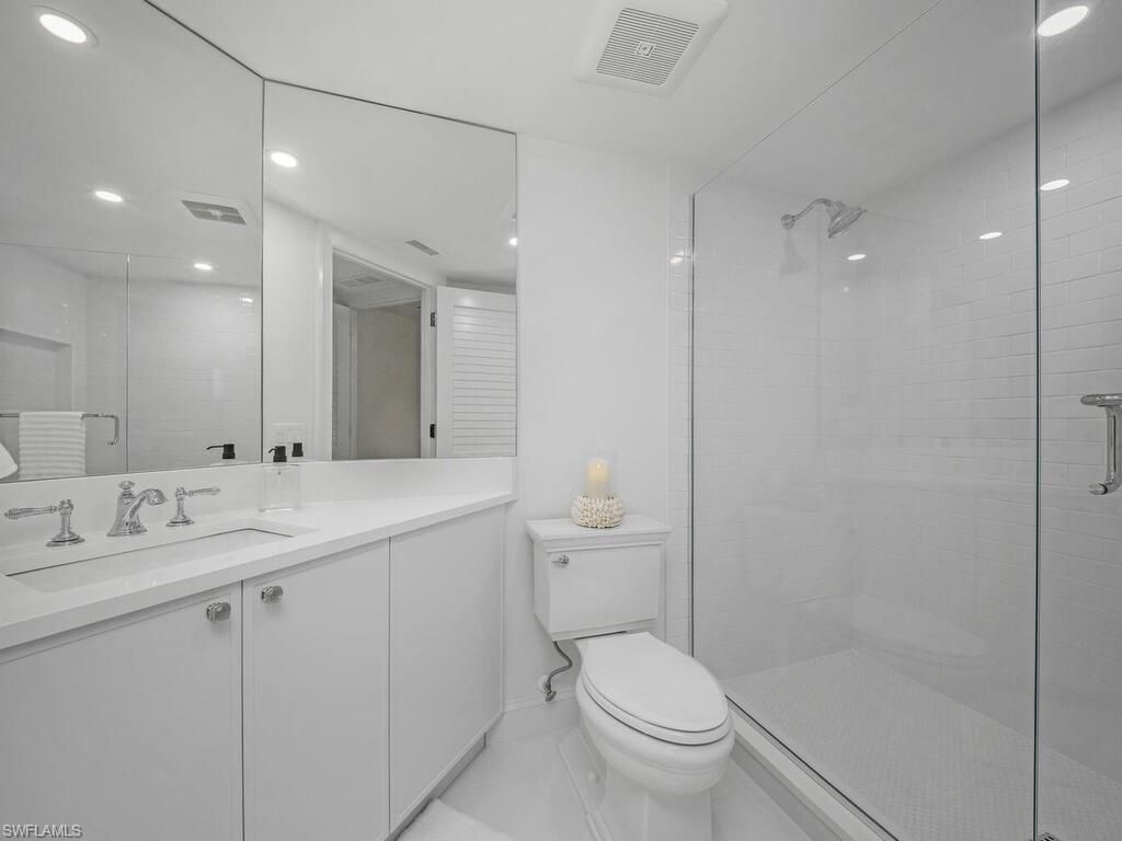 4021 Gulf Shore Blvd N, Unit 403, Naples, FL 34103 Photo