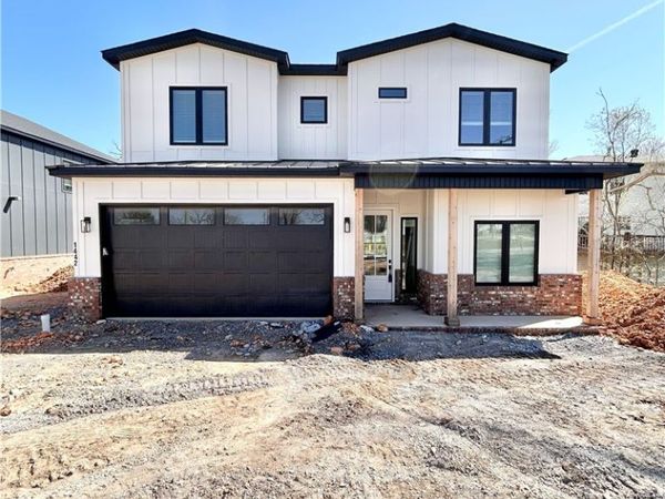 1442 NW Bella Vista Road, Bentonville, AR 72712