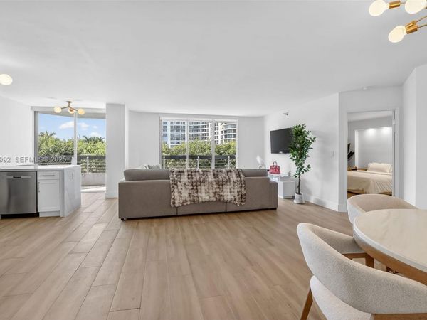 19101 Mystic Pointe Dr, Unit 402, Aventura, FL 33180