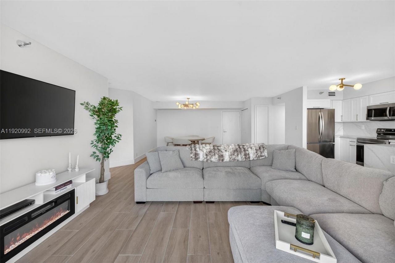 19101 Mystic Pointe Dr, Unit 402, Aventura, FL 33180 Photo