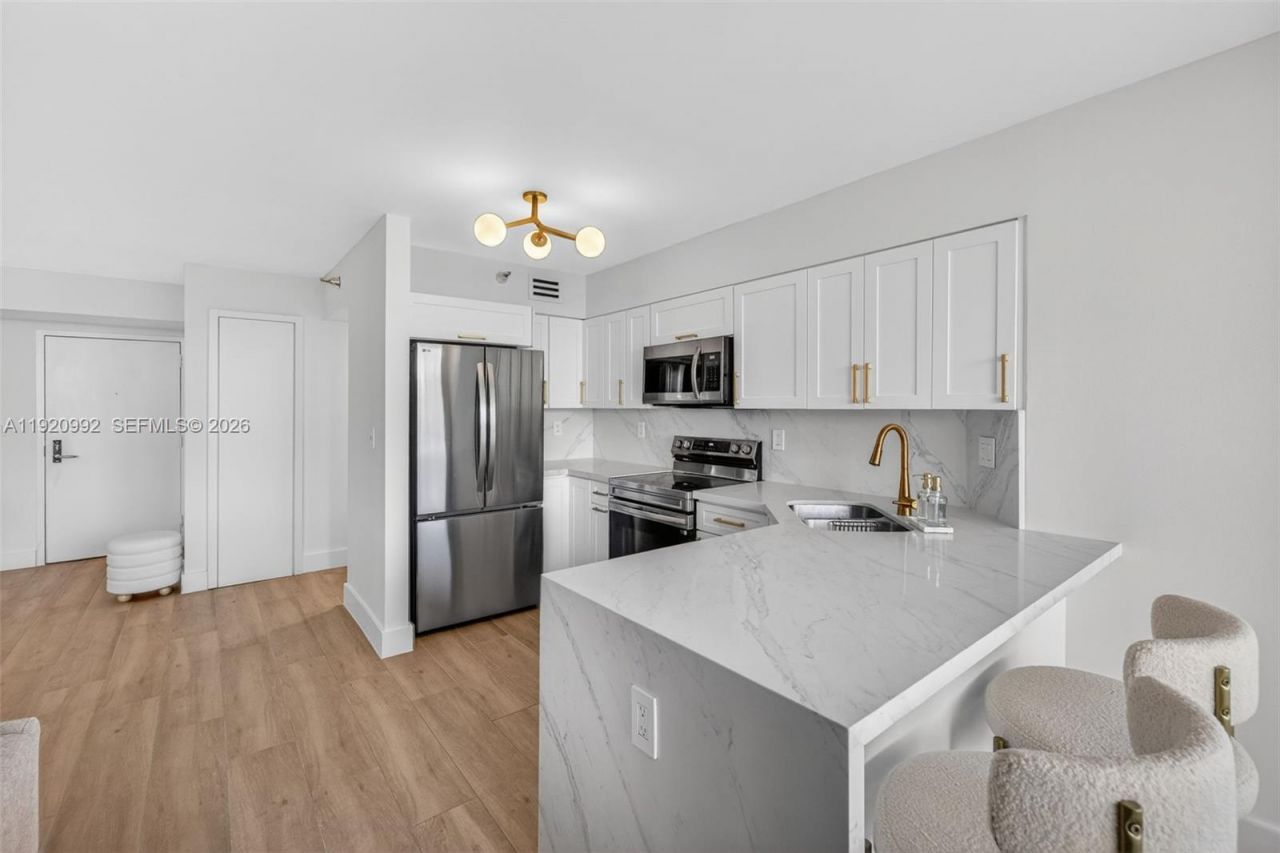 19101 Mystic Pointe Dr, Unit 402, Aventura, FL 33180 Photo