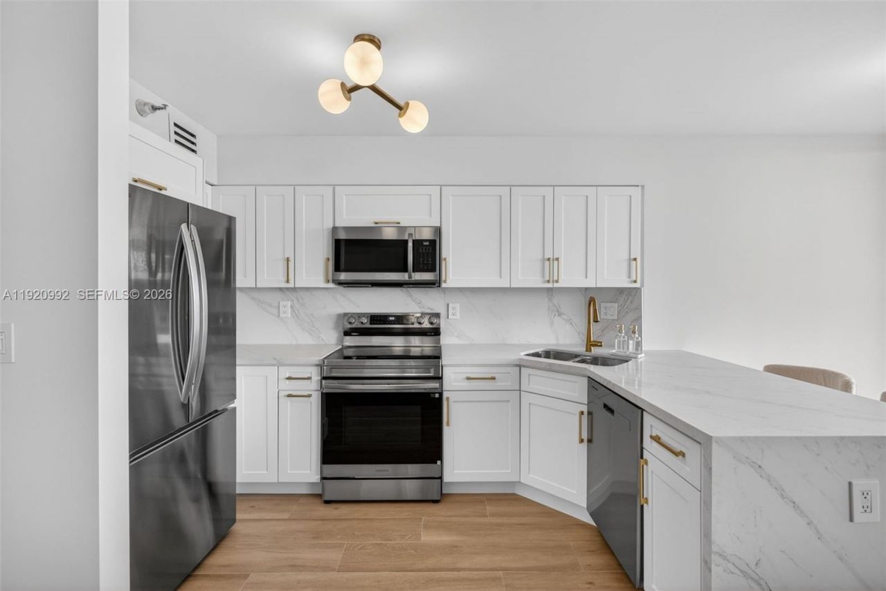 19101 Mystic Pointe Dr, Unit 402, Aventura, FL 33180 Photo