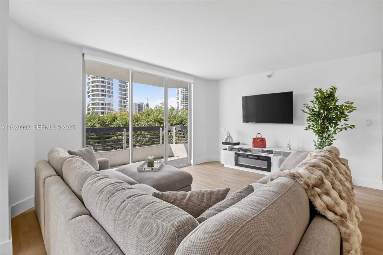 19101 Mystic Pointe Dr, Unit 402, Aventura, FL 33180 Photo