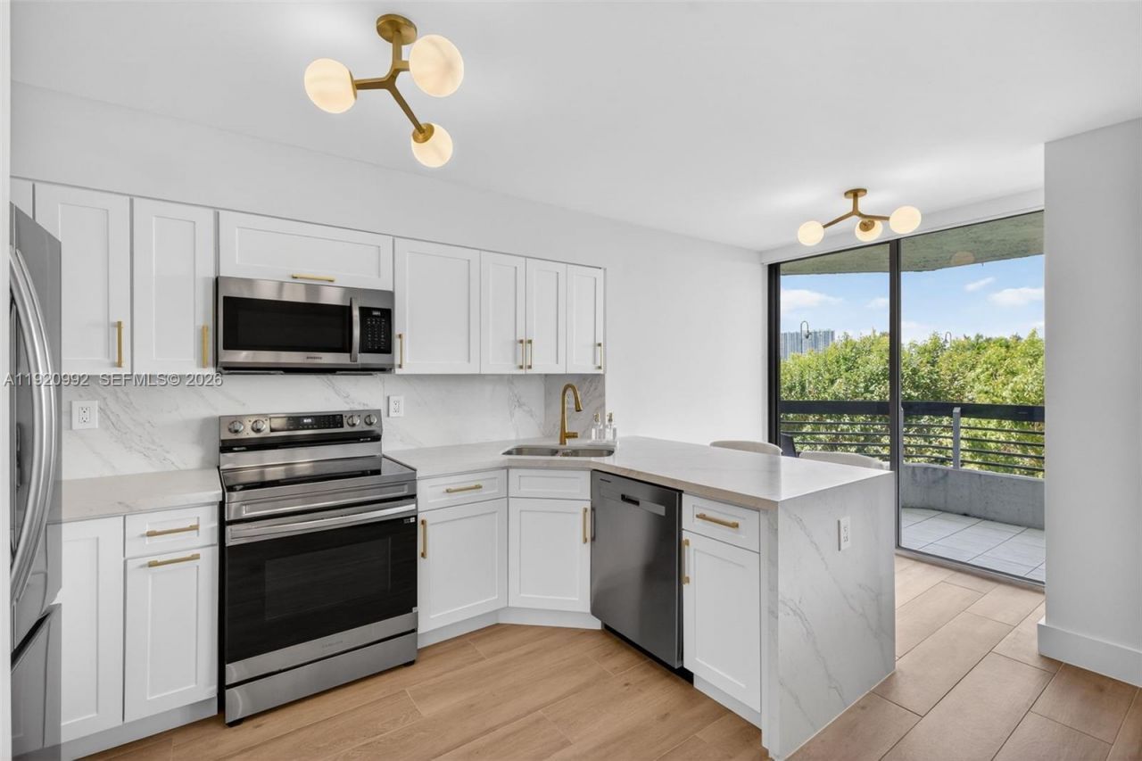 19101 Mystic Pointe Dr, Unit 402, Aventura, FL 33180 Photo