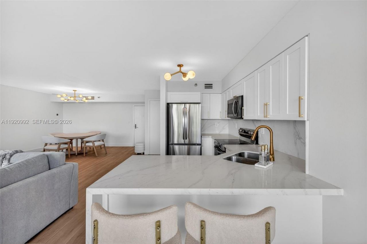 19101 Mystic Pointe Dr, Unit 402, Aventura, FL 33180 Photo