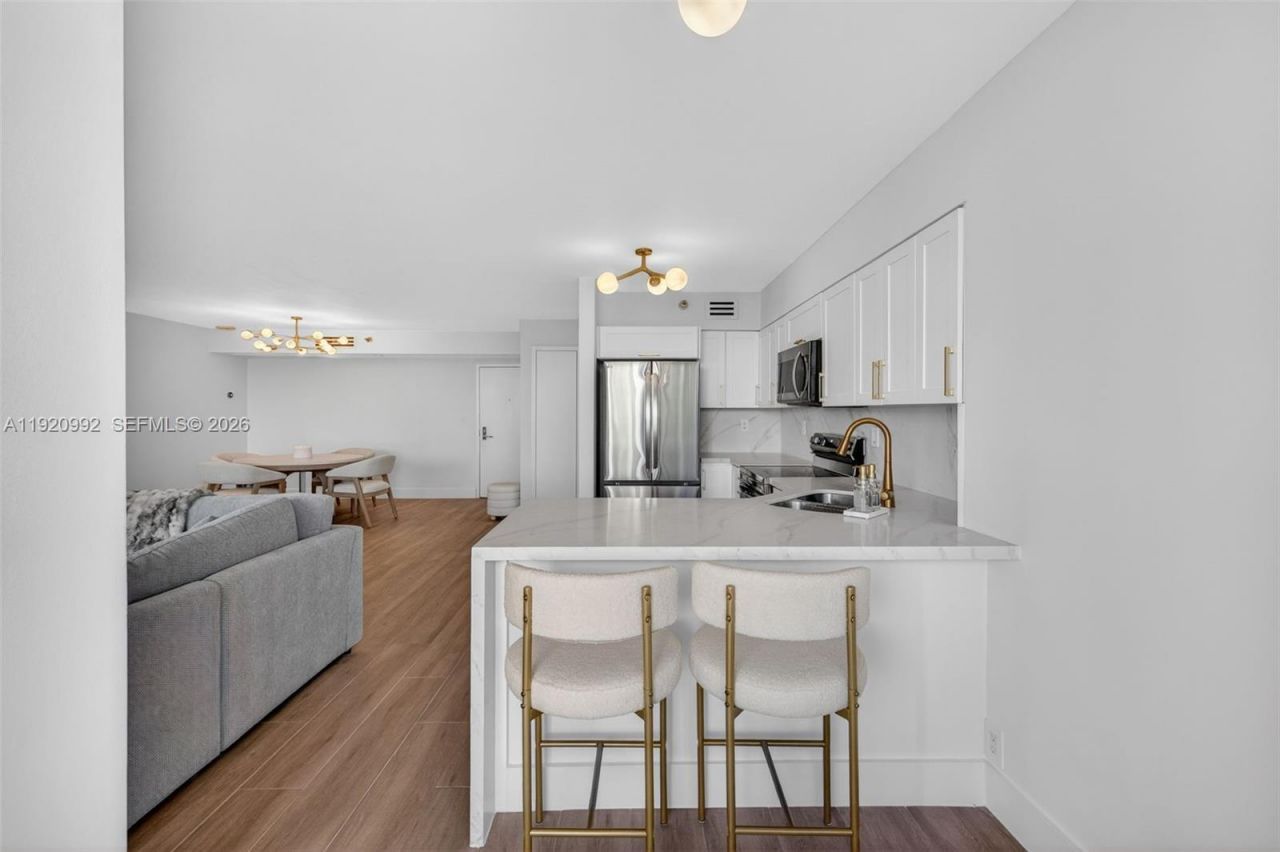 19101 Mystic Pointe Dr, Unit 402, Aventura, FL 33180 Photo