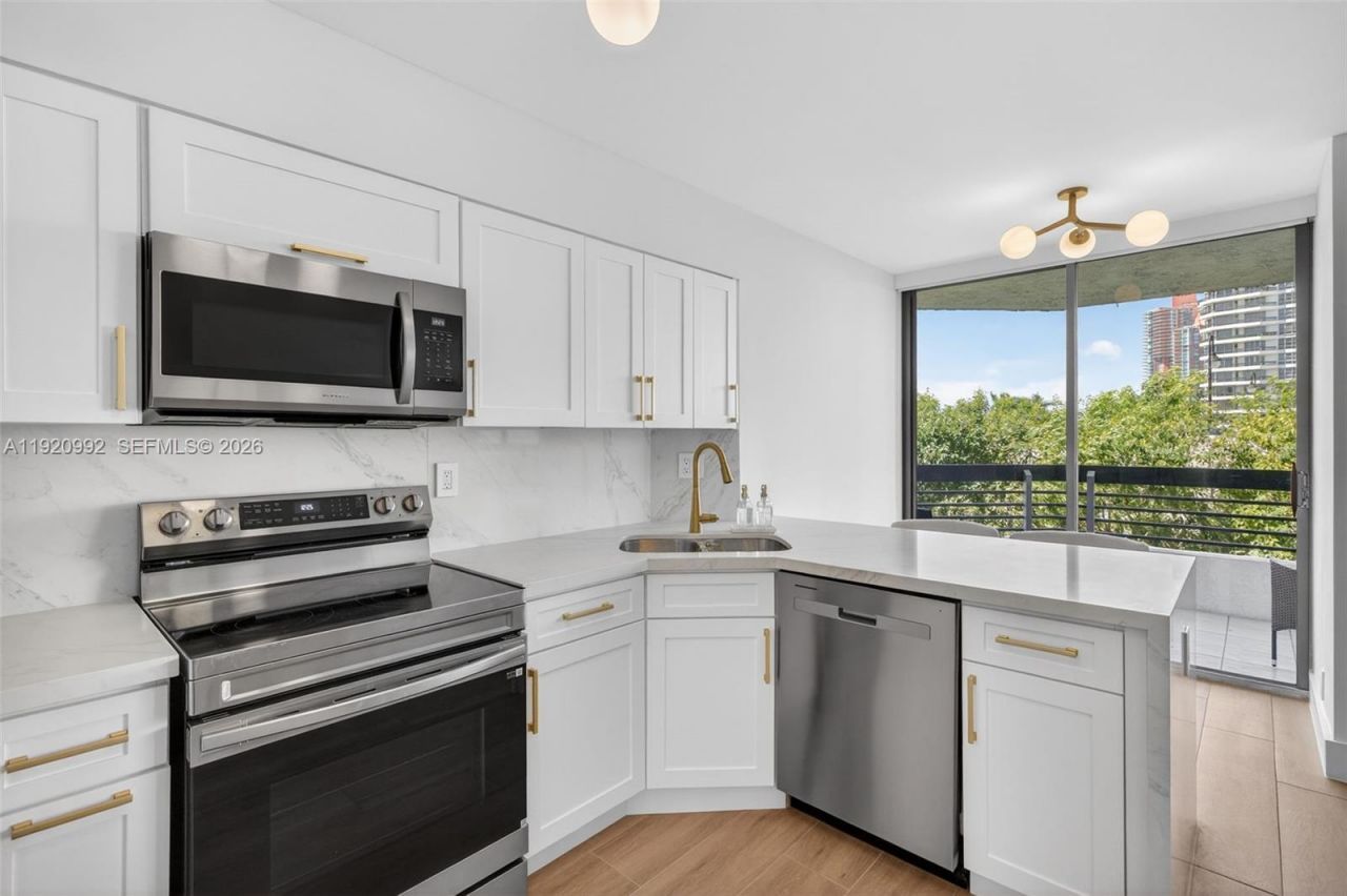 19101 Mystic Pointe Dr, Unit 402, Aventura, FL 33180 Photo