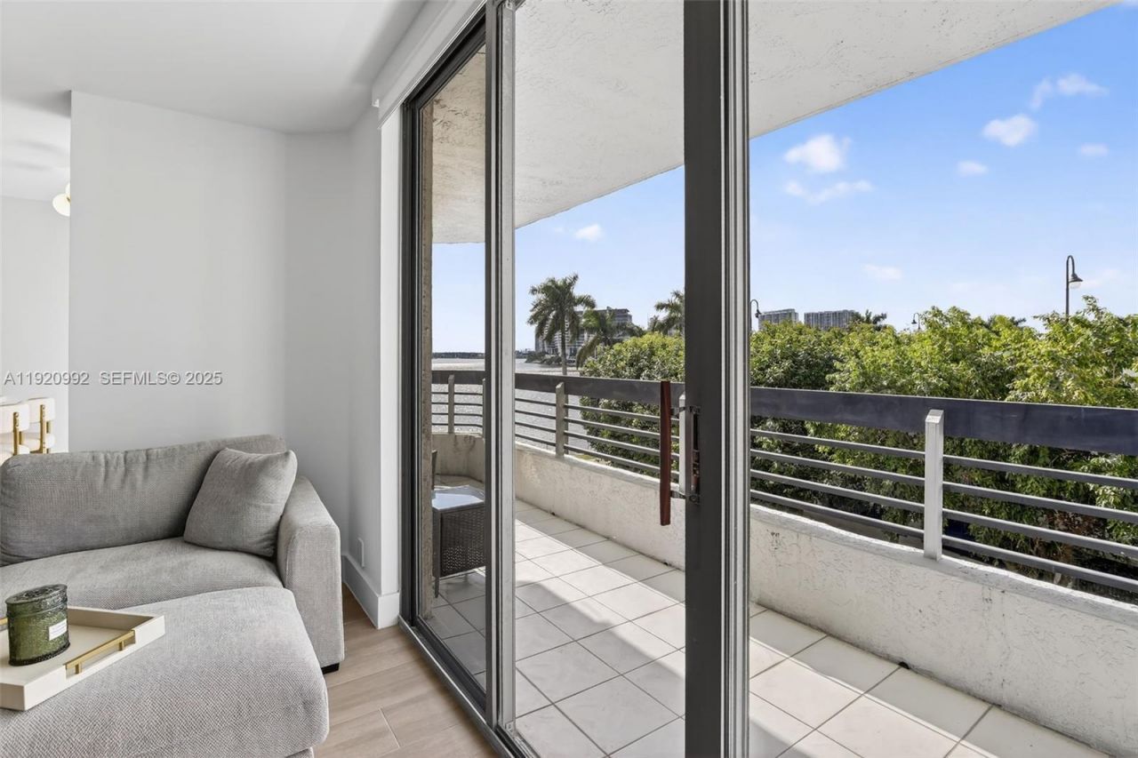 19101 Mystic Pointe Dr, Unit 402, Aventura, FL 33180 Photo