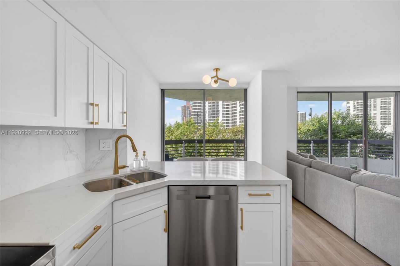 19101 Mystic Pointe Dr, Unit 402, Aventura, FL 33180 Photo