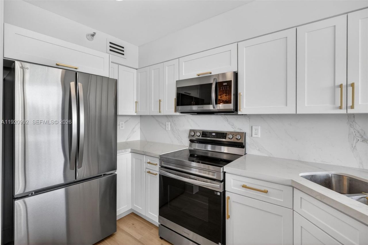 19101 Mystic Pointe Dr, Unit 402, Aventura, FL 33180 Photo