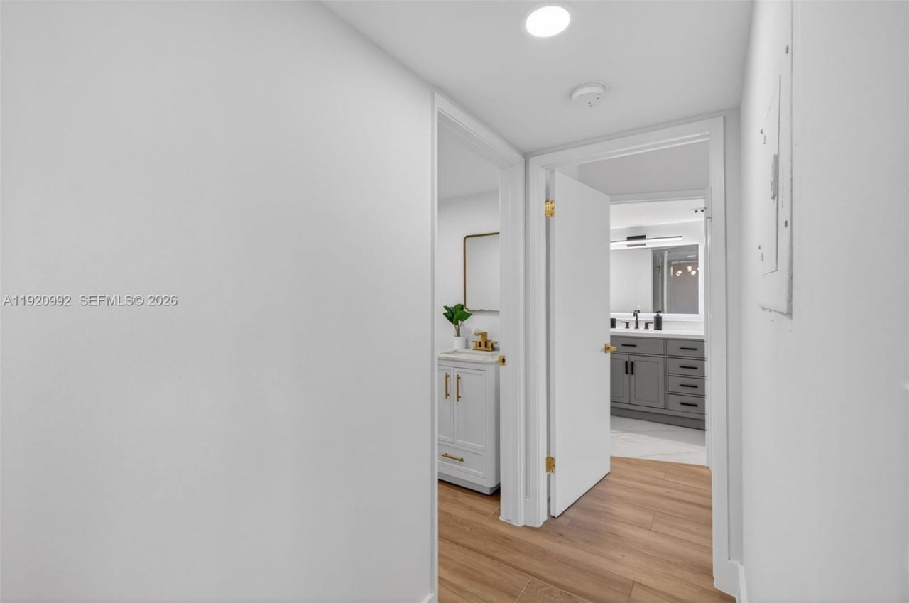 19101 Mystic Pointe Dr, Unit 402, Aventura, FL 33180 Photo