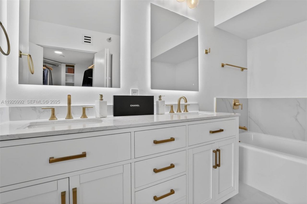 19101 Mystic Pointe Dr, Unit 402, Aventura, FL 33180 Photo