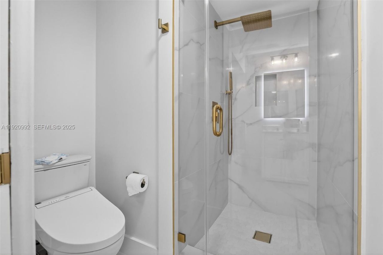 19101 Mystic Pointe Dr, Unit 402, Aventura, FL 33180 Photo