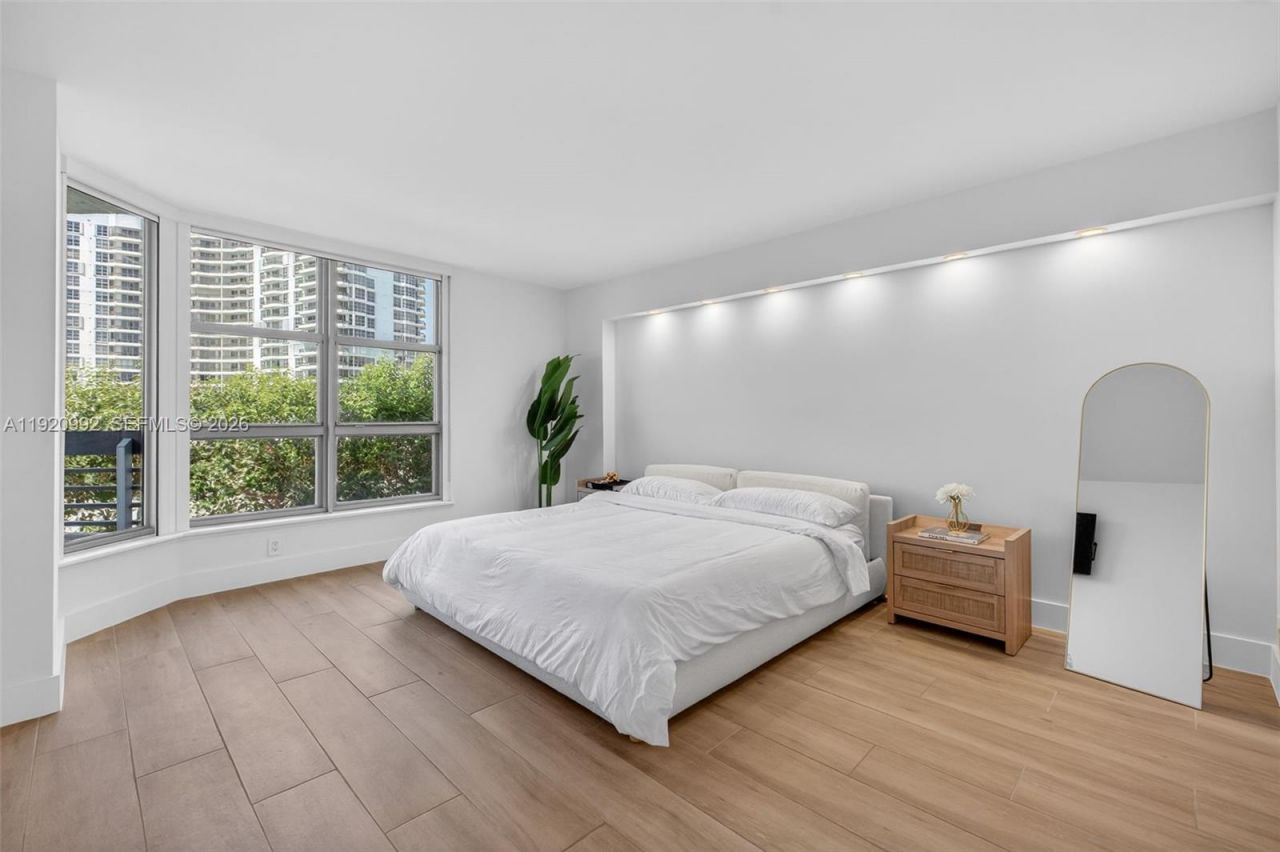 19101 Mystic Pointe Dr, Unit 402, Aventura, FL 33180 Photo